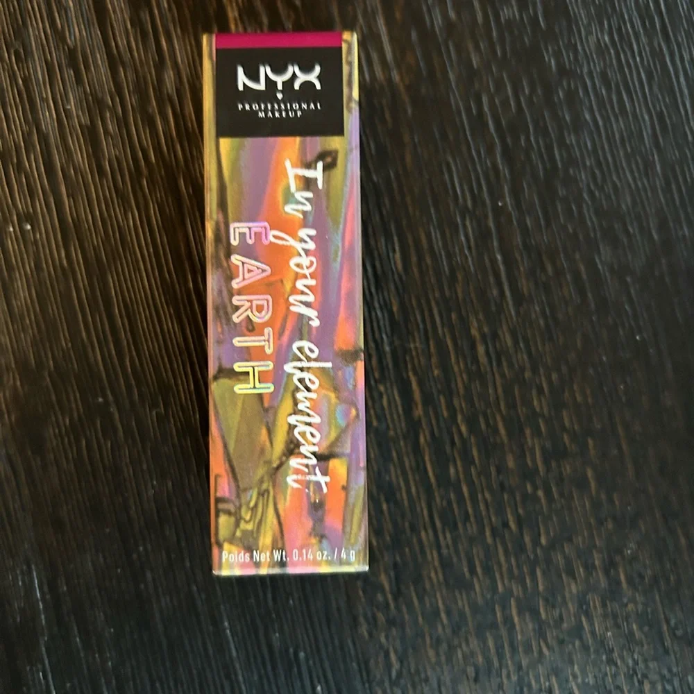 New NYX Set Lipstick & Wondersrick Air Earth In Your Element Peach Wine Purple